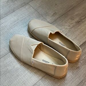 TOMS Slip-On Shoes 9.5